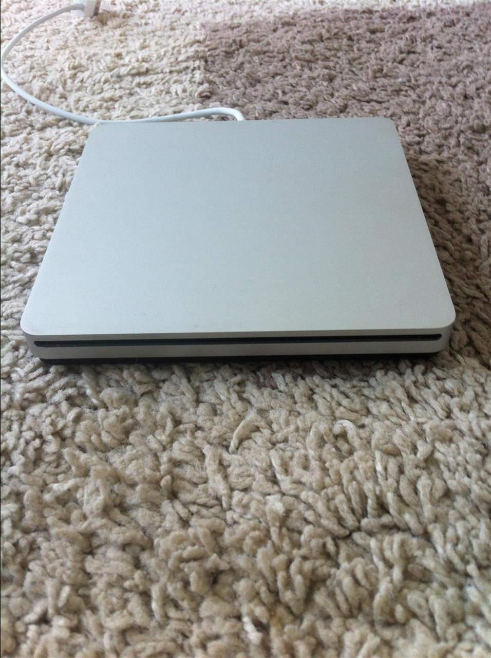 Apple-Macbook-CD-ROOM