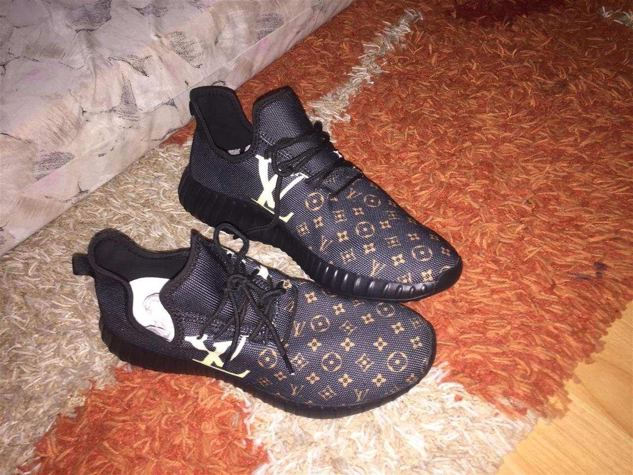 Louuis-Vuitton