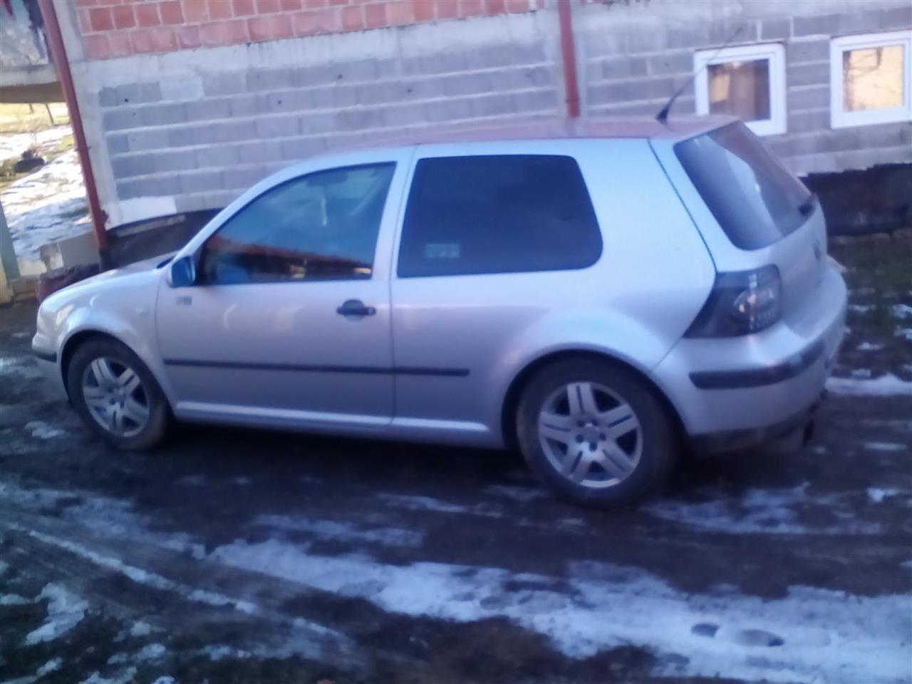 VW-GOLF-4
