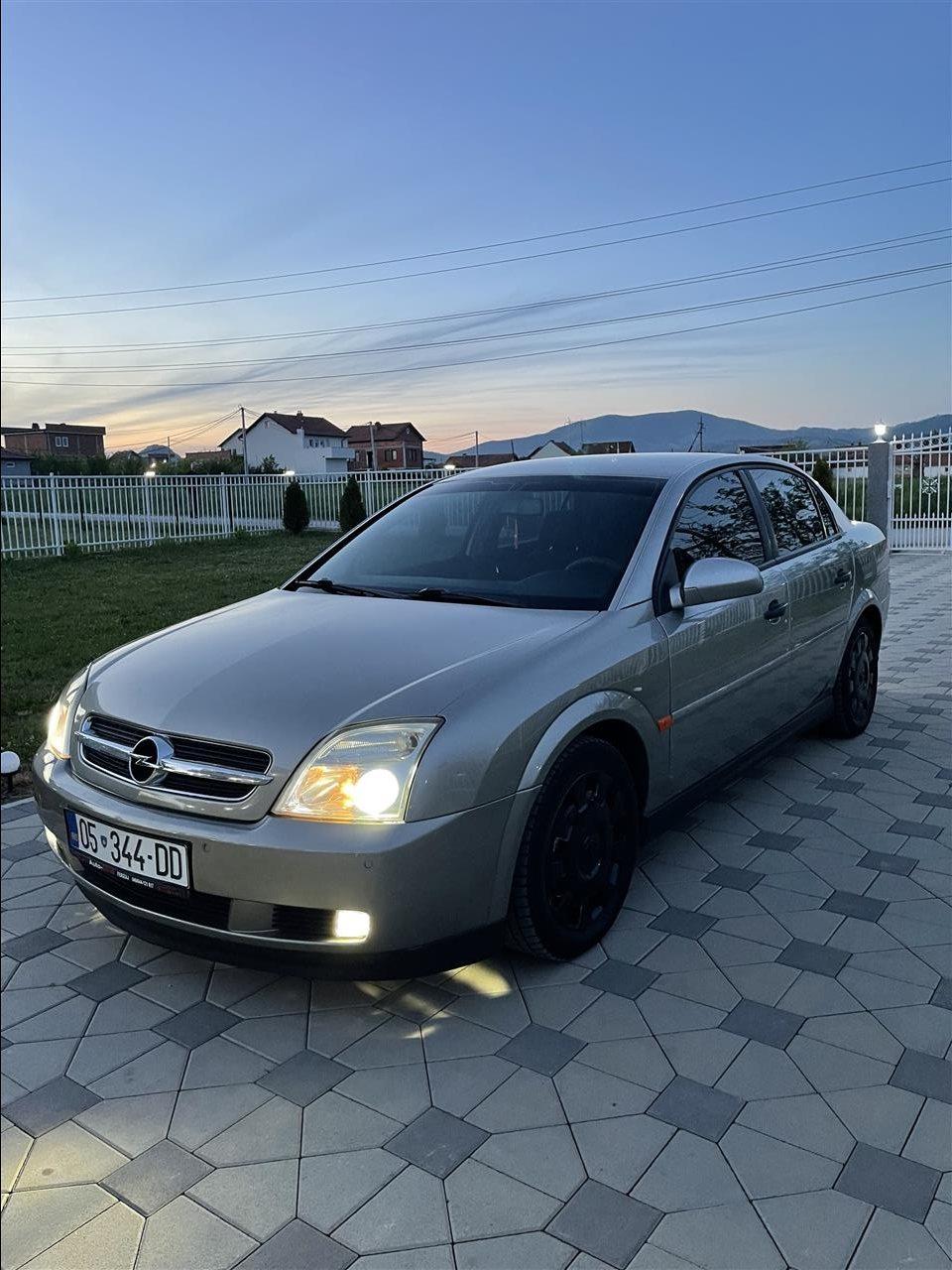 Shitet-Opel-Vektra-