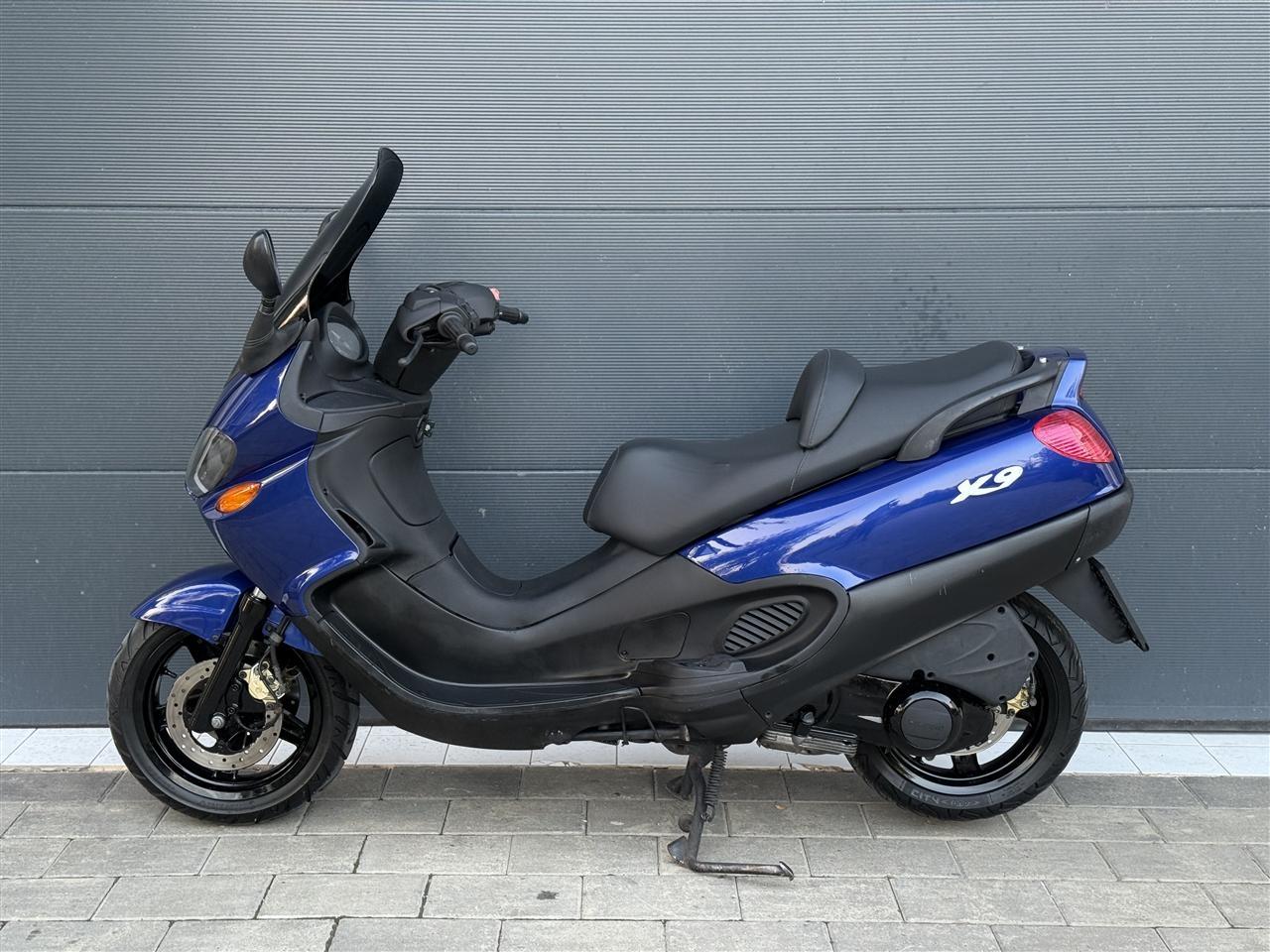 Piaggio-X9-180cc