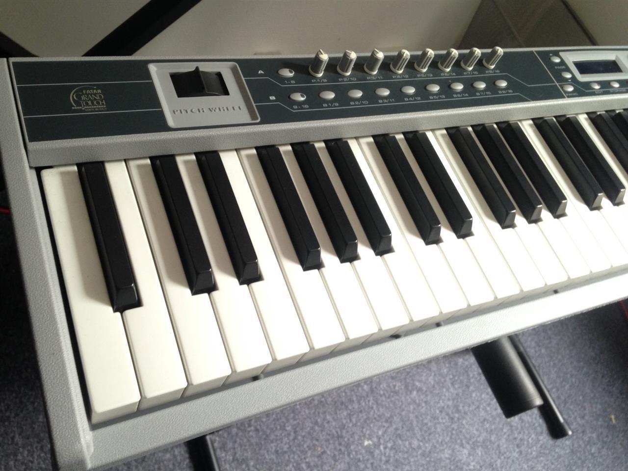 Studiologic-VMK-88-Plus-Keyboard-Controller
