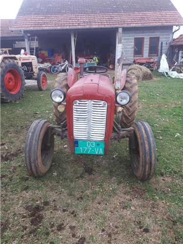 Traktor IMT 533