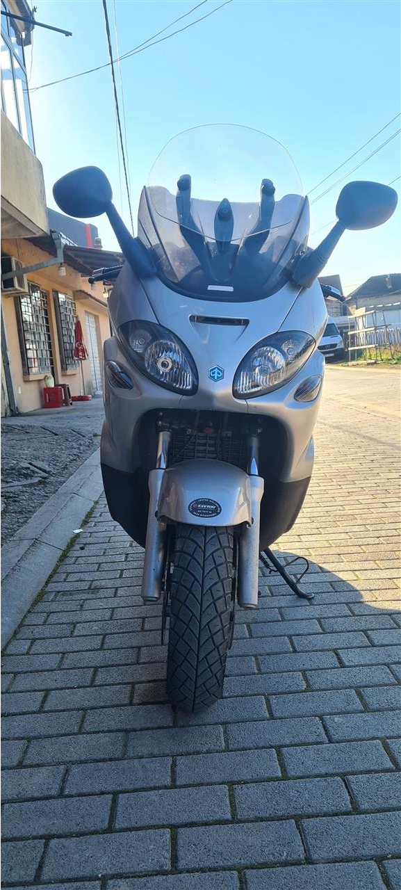 Piaggio-x9-