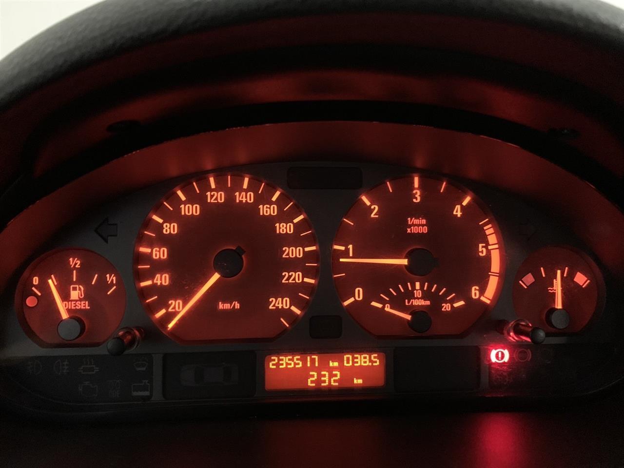 BMW-320d-