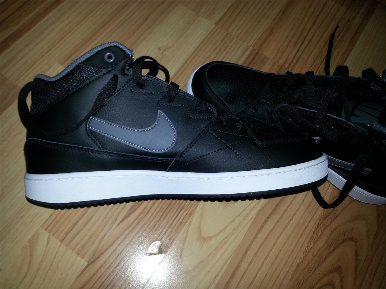 NIKE-