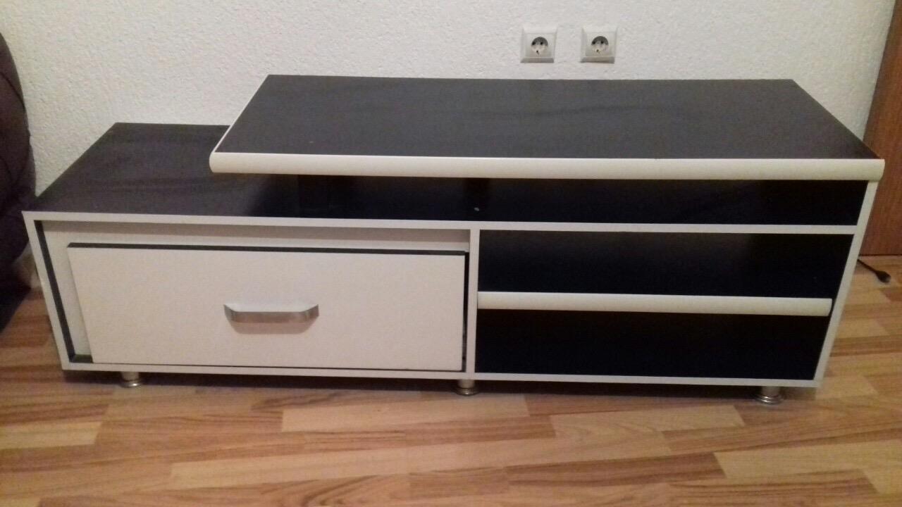 Fotele-dhe-TV-Komode