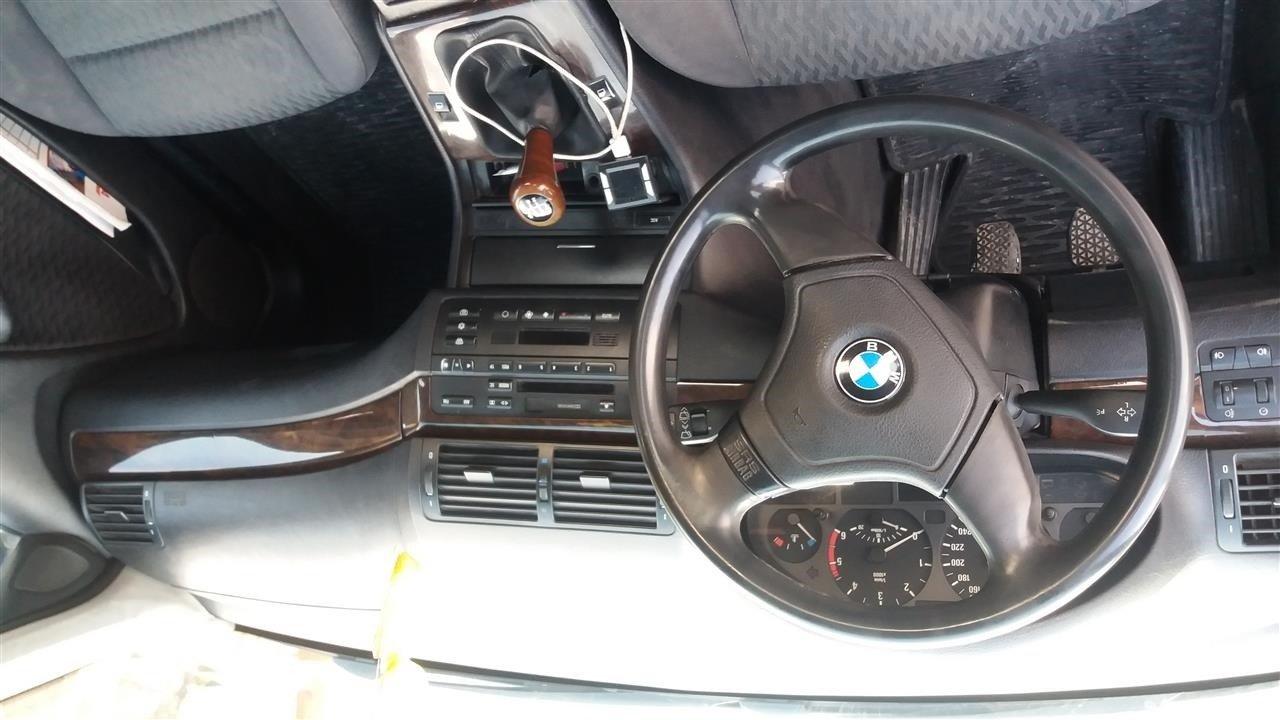 BMW-320-