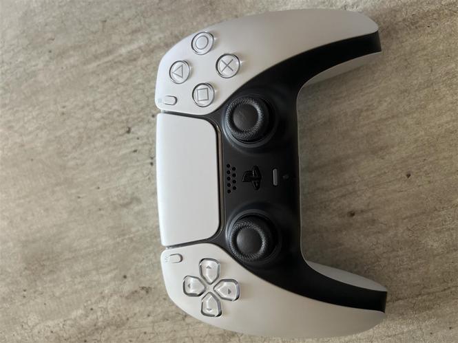 Shitet controller i PS5