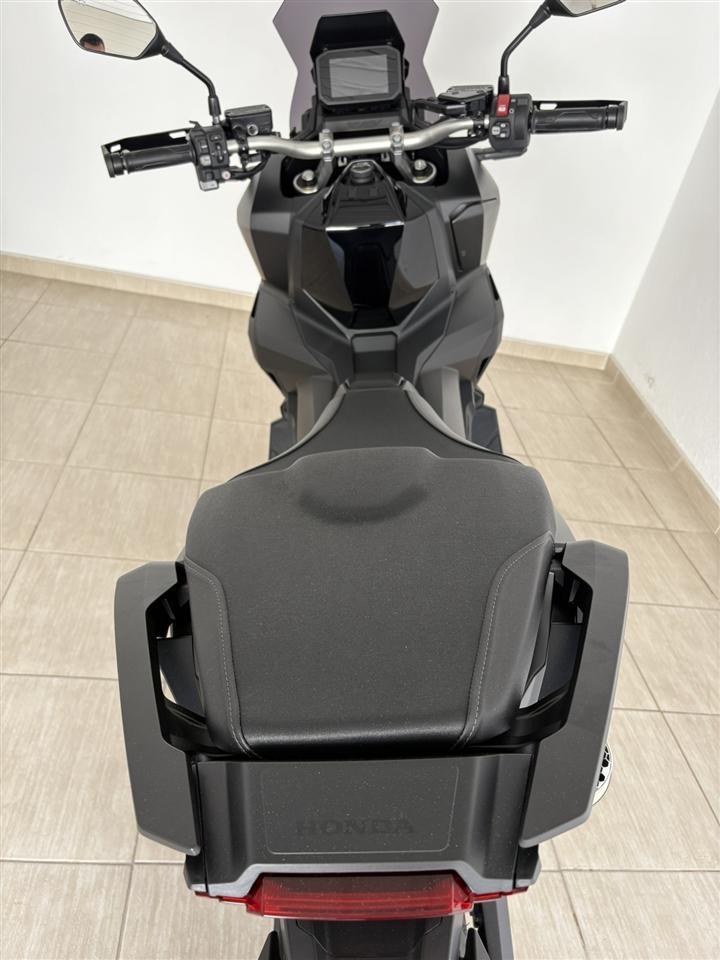 Honda-Xadv-750cc