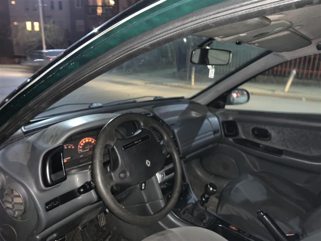 Renault-Laguna-