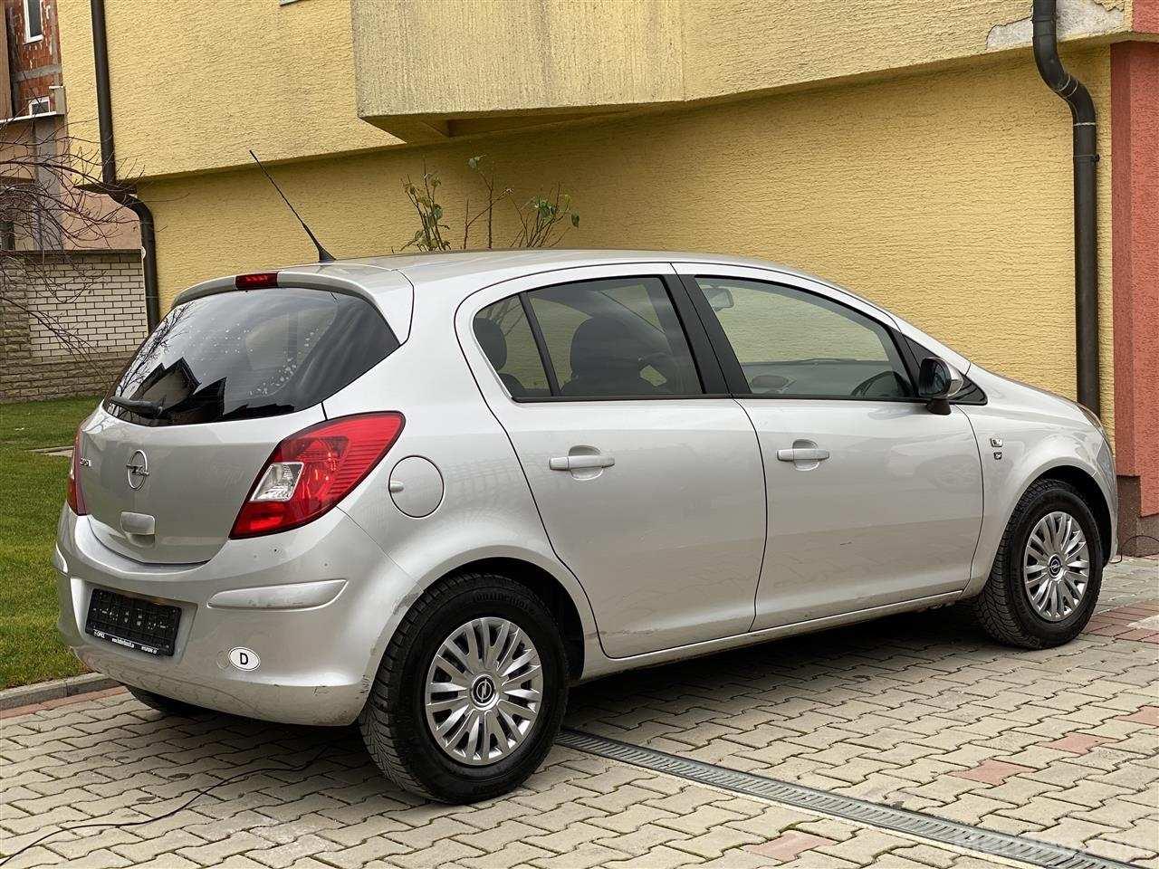 OPEL CORSA D 1.4 AUTOMATIK VITI 2011 ME DOGANE Prishtinë