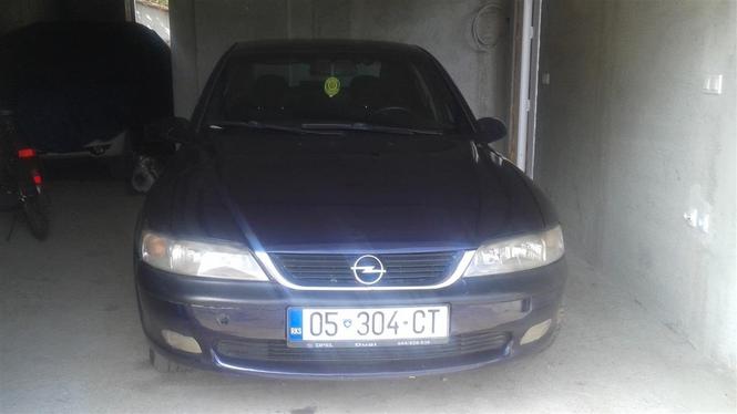 Opel Vectra -98 