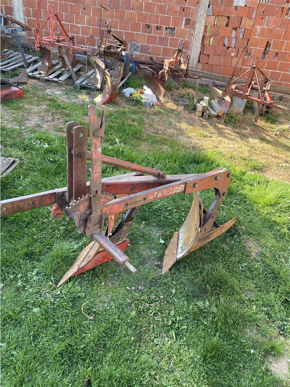 Pllugj-755