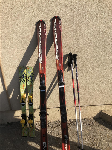 Skija