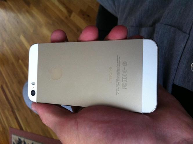 Iphone 5s gold eddition