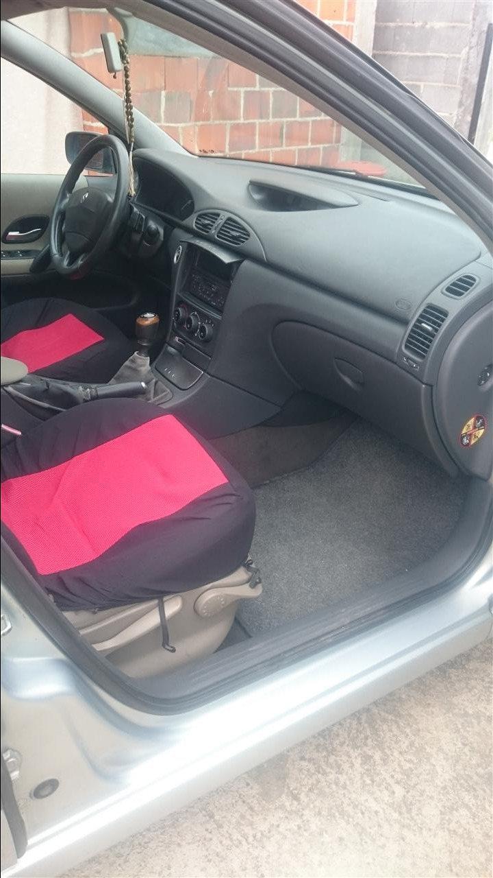 Renault-Laguna-
