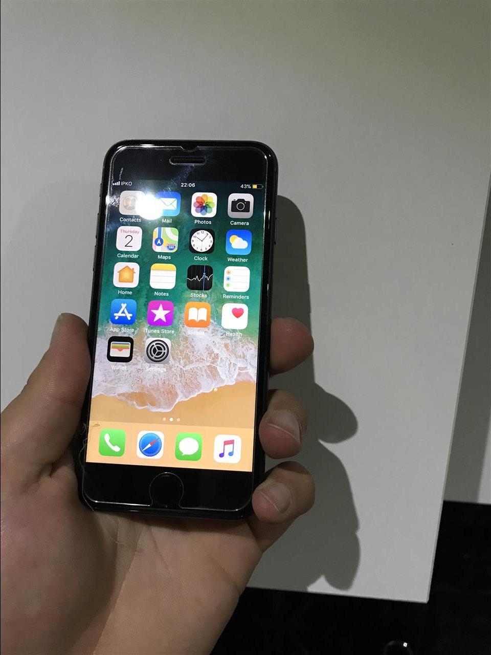 Shitet-iPhone-7-Black