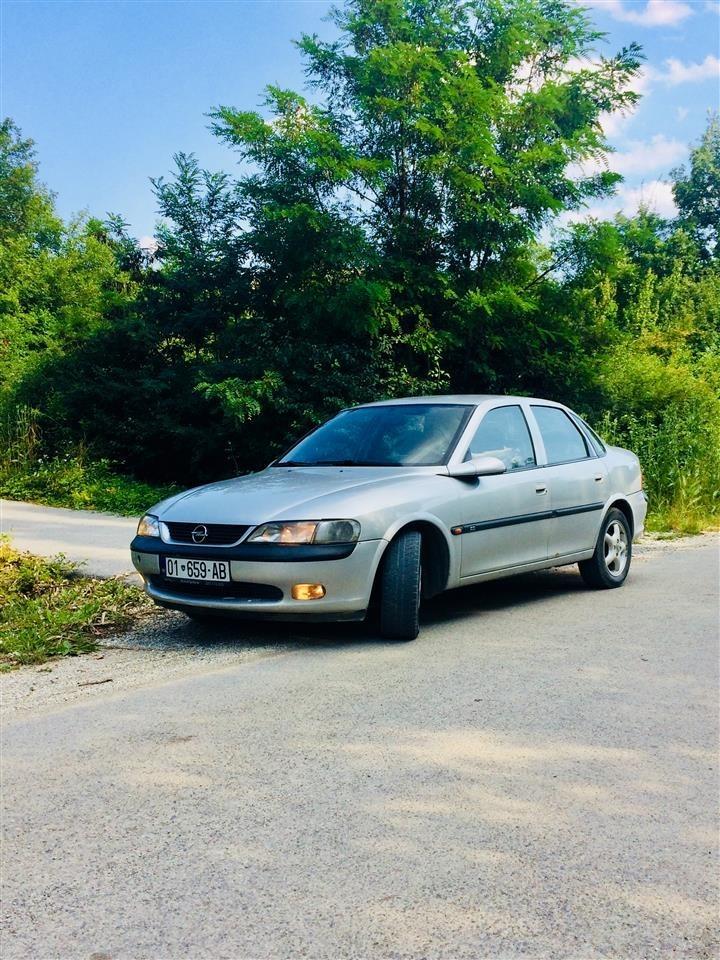 Shitet-Vectra-B