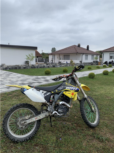 Shitet motorri 200cc