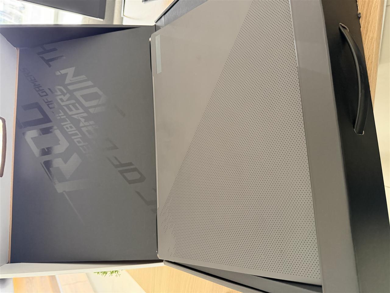 ASUS-ROG-ZEPHYRUS