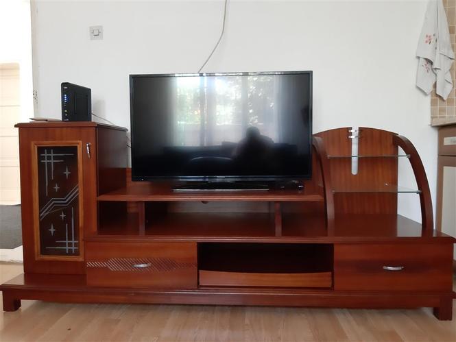Komod per TV