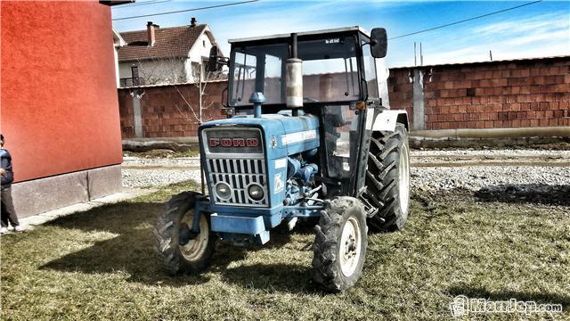  Traktor Ford 2000