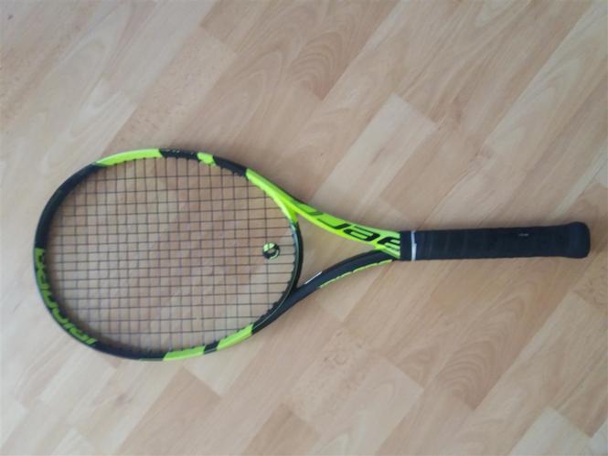Tenis
