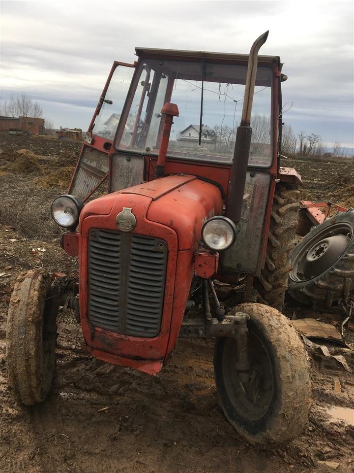 Traktor-imt-539