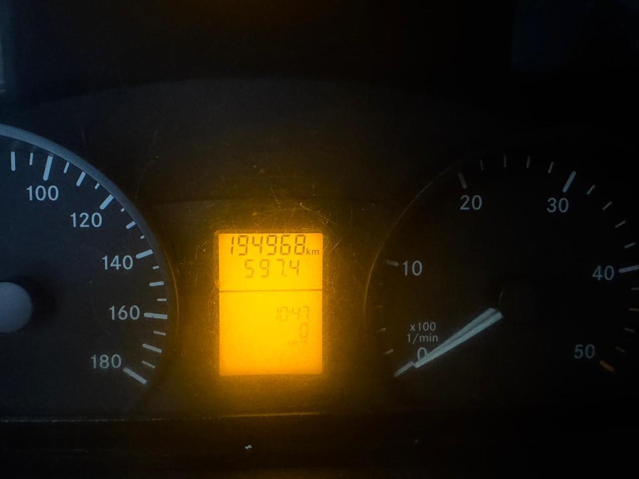 Mercedes-Benz-213-cdi-Max