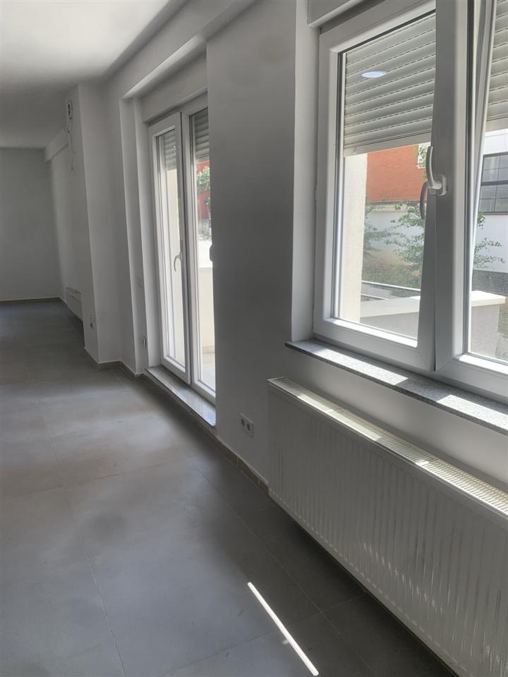 LOKAL-ME-QIRA-89M2-NË-RRUGËN-B