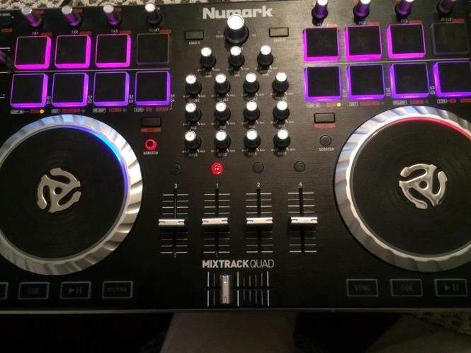 Shes dj controller numark