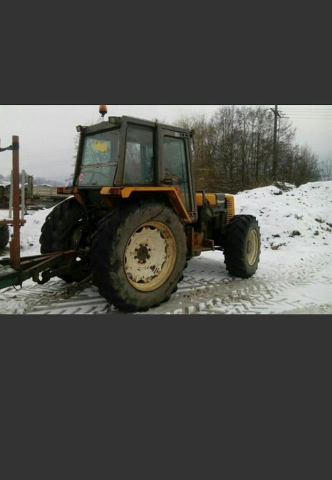 Traktor-Renault-113