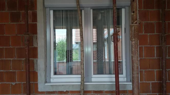 Dritaret e plastikes