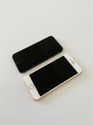 2 IPHONE 8 64GB 