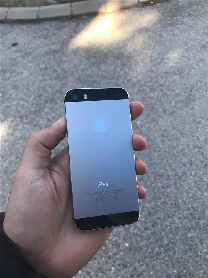 Shes-Iphone-5s