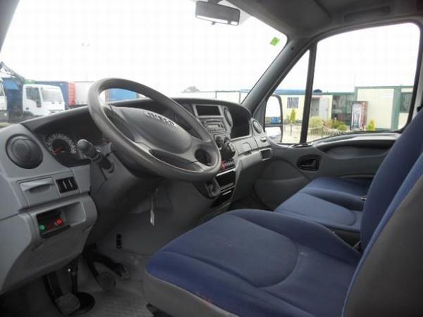 Iveco-DAILY-35C12