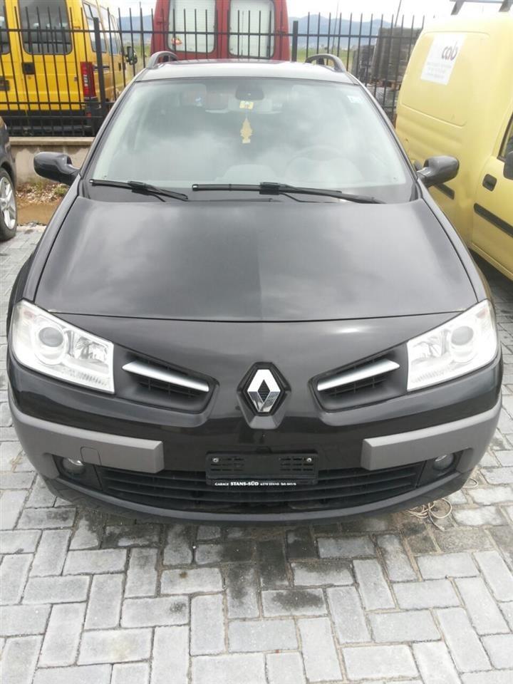 RENAULT-MEGANE-2
