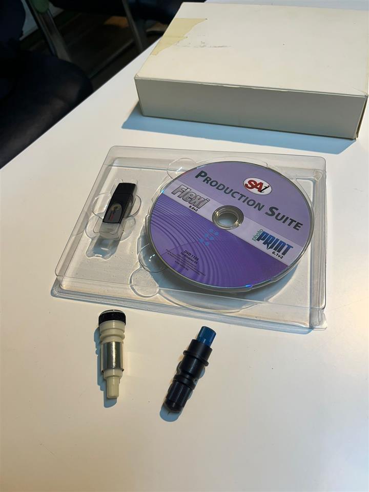 GRAPHTEC---CE5000-60--CUTTING-PLOTTER