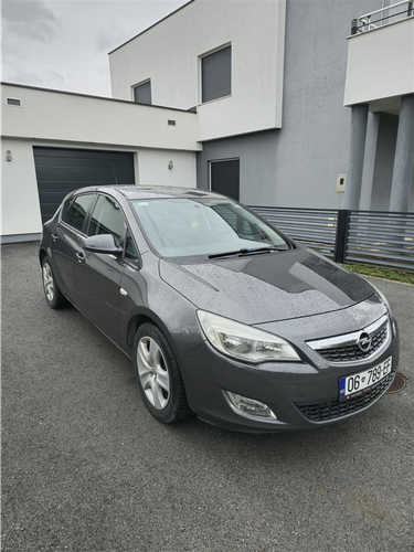 Opel Astra 1.7 cdti 2012