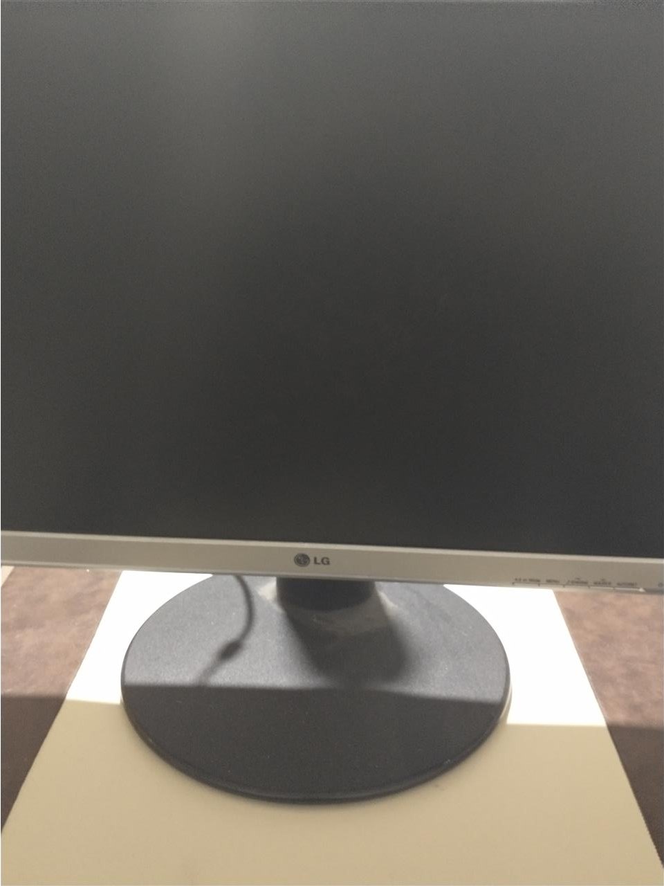 Monitor-flat-I-kompjuterit