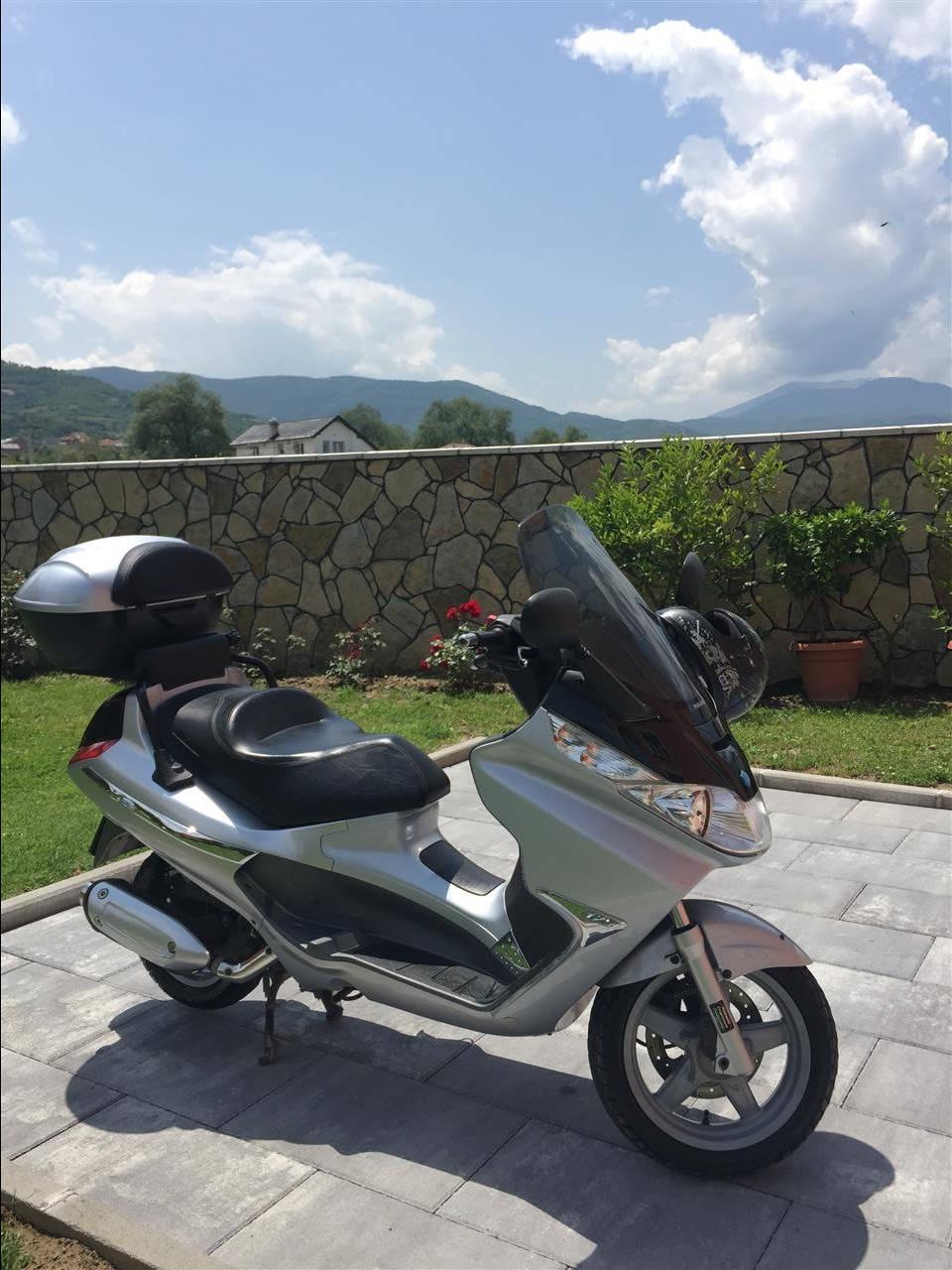Motorr-PIAGGIO-X8