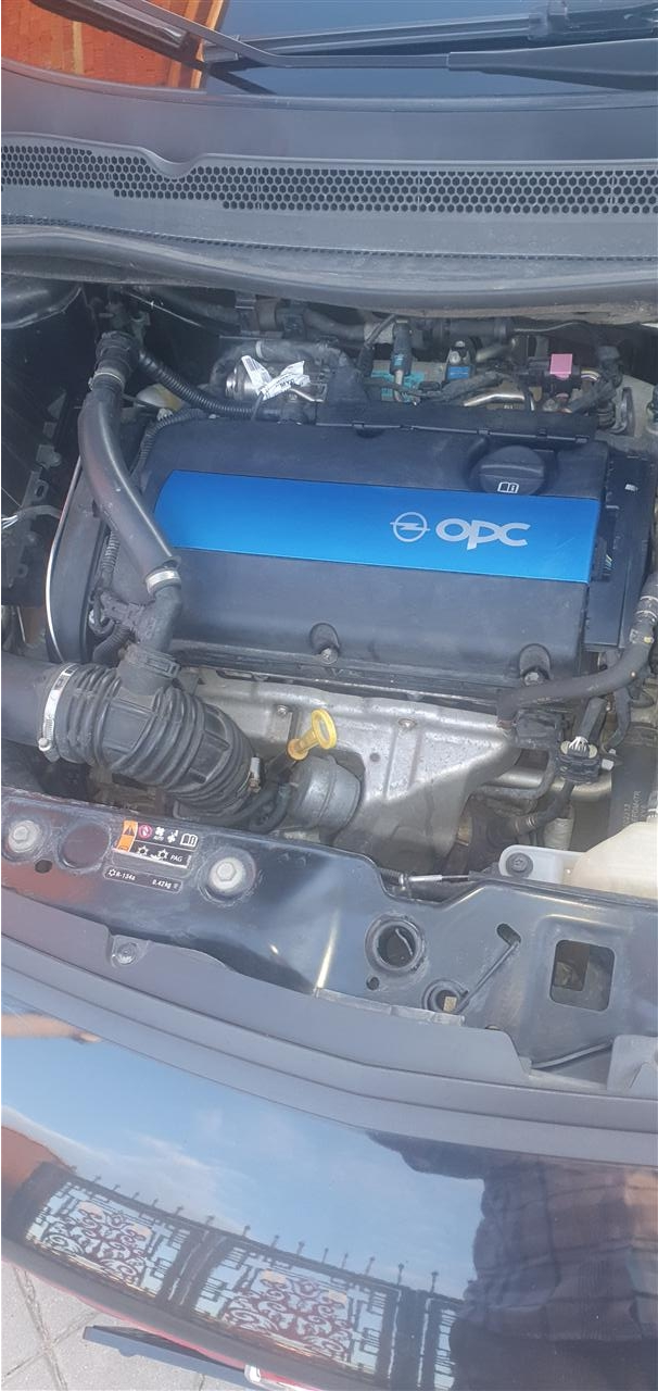 OPC-Corsa-E--2017----210-ps