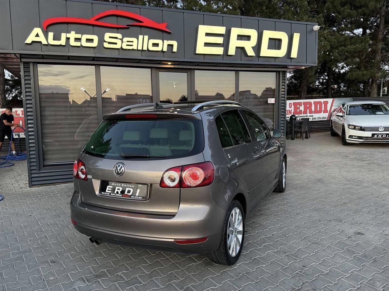 U-SHIT-NGA-AUTO-SALLON-ERDI