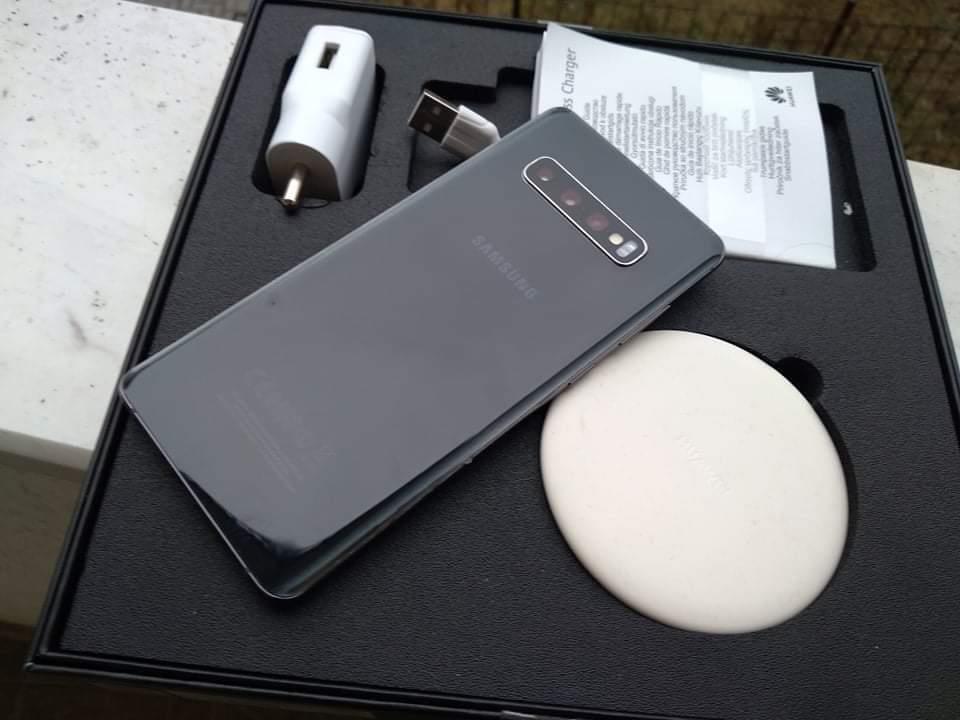 s10 plus wireless charging