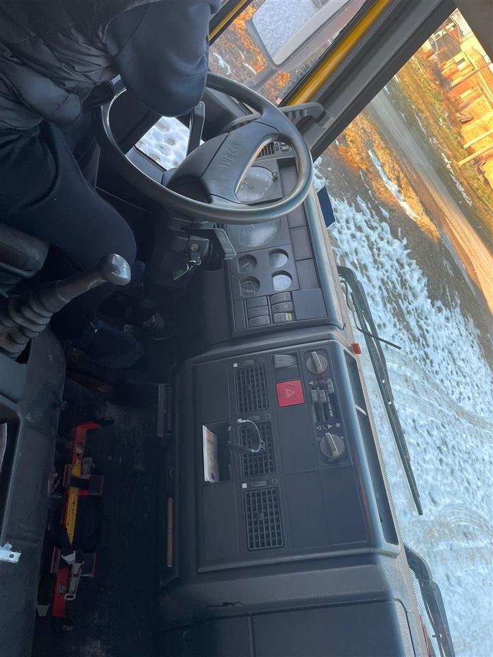 Iveco-100-E-18
