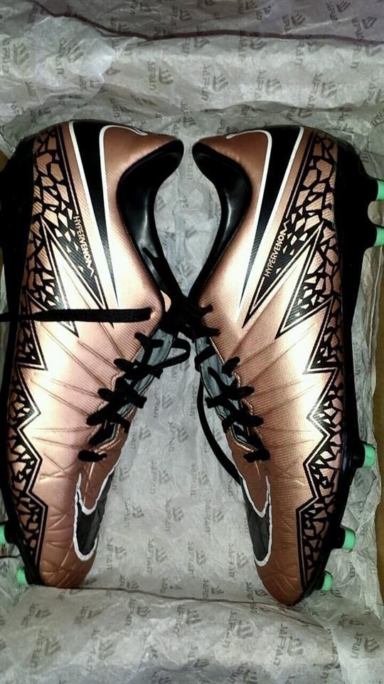 Nike-Hyperwenom-50-