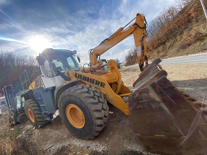 LIEBHERR 566