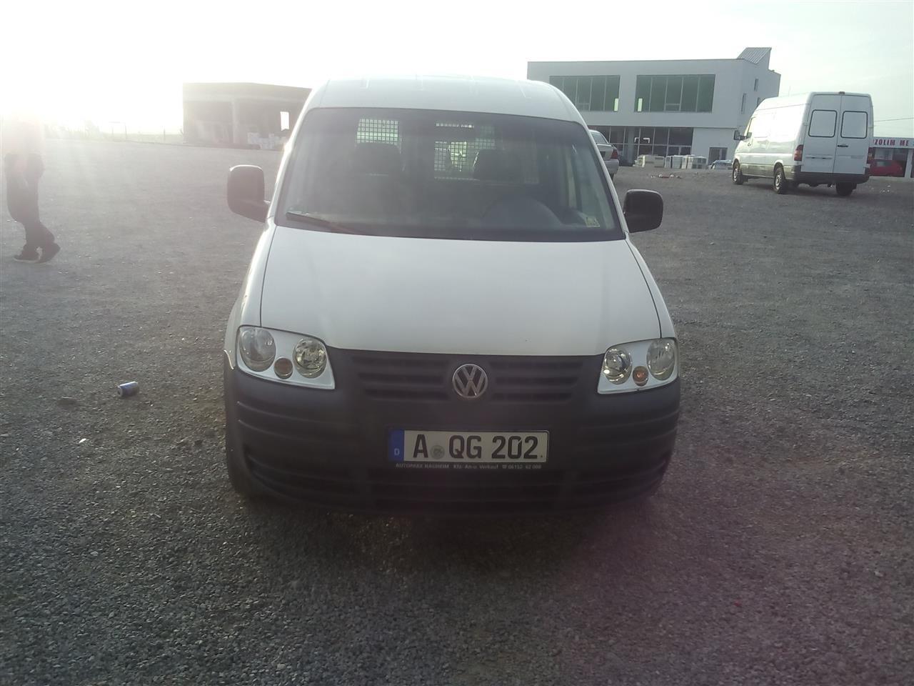 VW-Caddy--06-