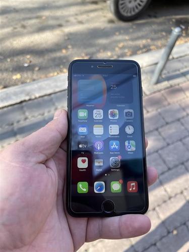 iPhone 8 Plus